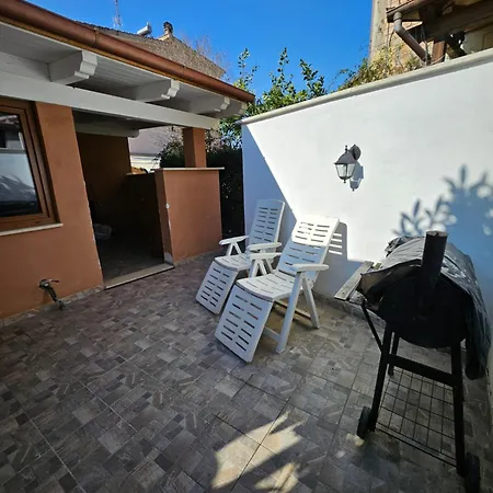 Dragona 15 Min Fco 10 Min Ostia Holiday home
