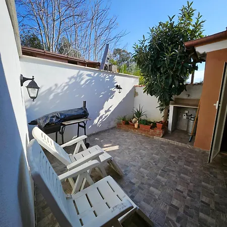 Dragona 15 Min Fco 10 Min Ostia Holiday home Acilia